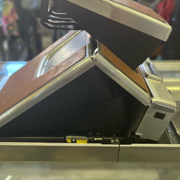 POLAROID CAMERA - Picture 2 of 7